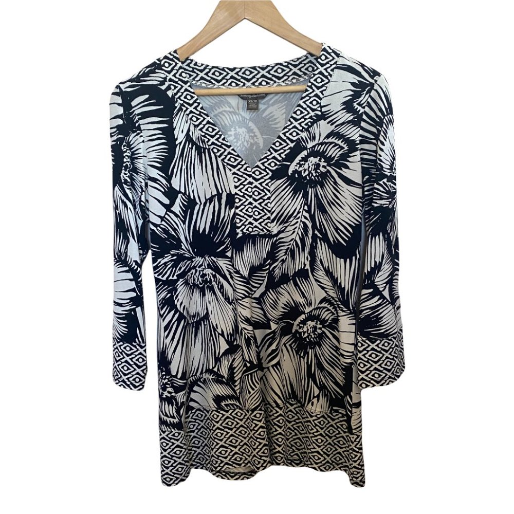 Tommy Bahama V-Neck LightWeight Shirt
